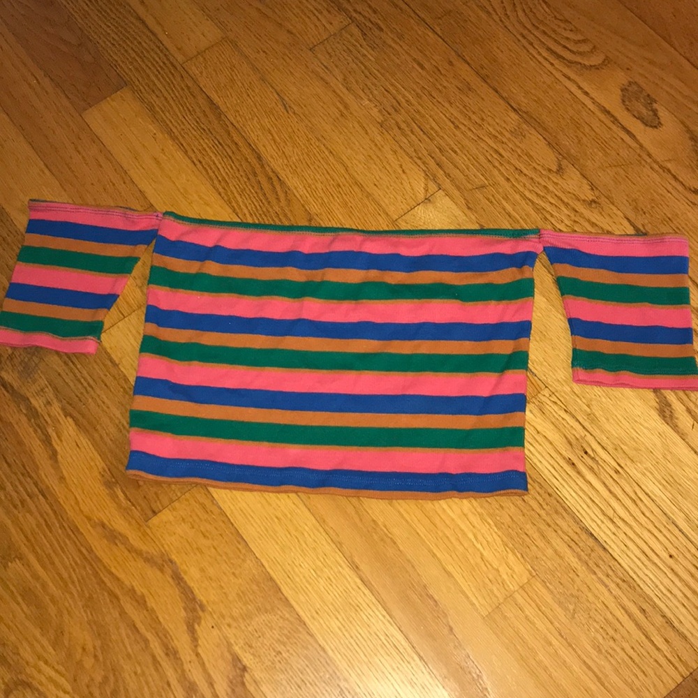 BP off the shoulder sleeved crop top